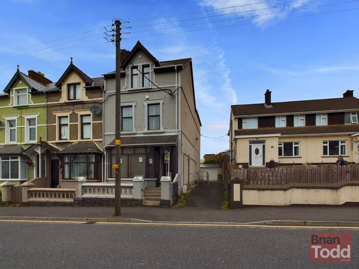 6 Bedroom End Of Terrace House For Sale In Victoria Road, Larne, BT40