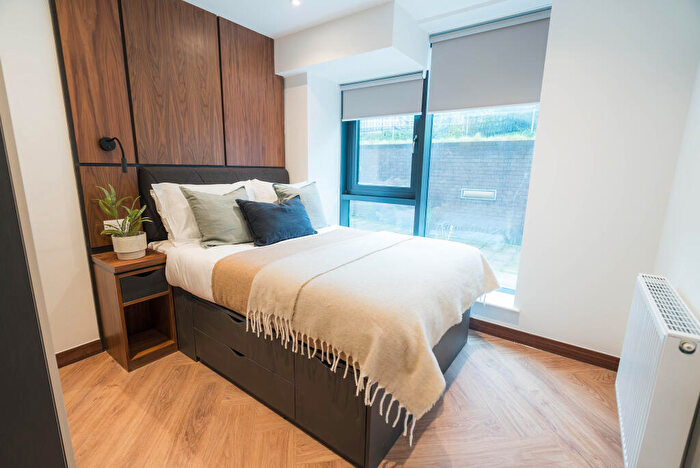 1 Bedroom Apartment To Rent In Apt, Live Oasis Merrion Street Gardens #, LG01