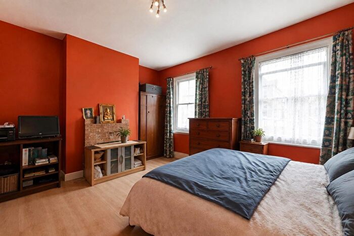 5 Bedroom Property For Sale In Belfort Road, London, SE15