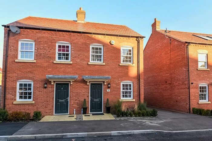 2 Bedroom Semi-Detached House To Rent In Cantley Road, Great Denham, MK40