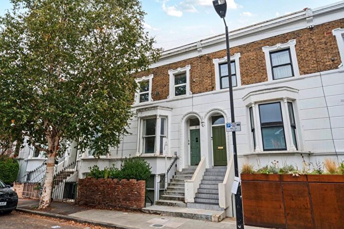 1 Bedroom Flat For Sale In Kings Grove, London, SE15
