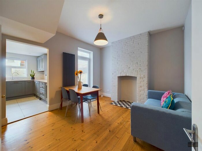 4 Bedroom Property To Rent In Baker Street, Exeter, EX2
