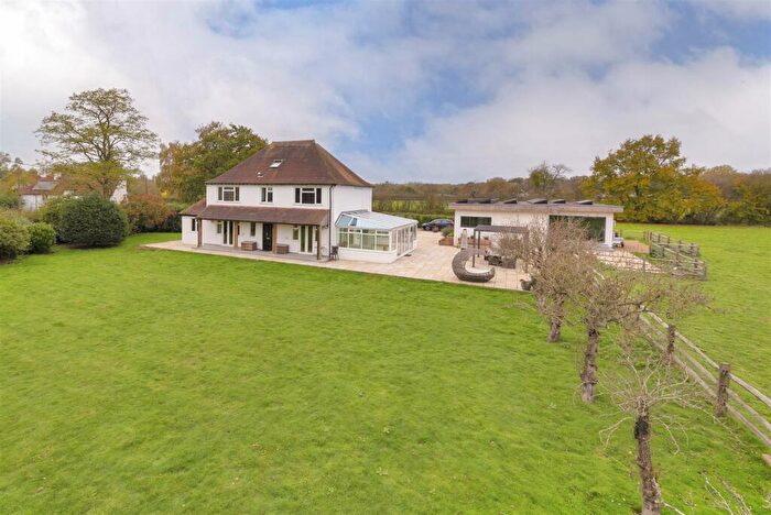 4 Bedroom Detached House For Sale In Hampstead Lane, Yalding, Maidstone, ME18