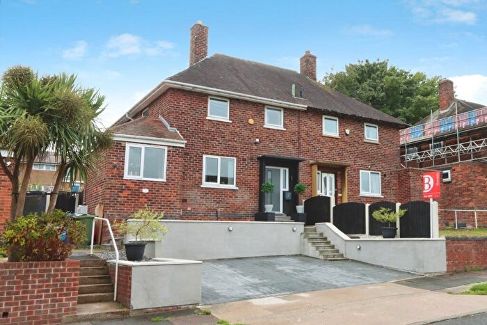 3 Bedroom Semi Detached House For Sale In Stradbroke Drive, Sheffield, South Yorkshire, S13