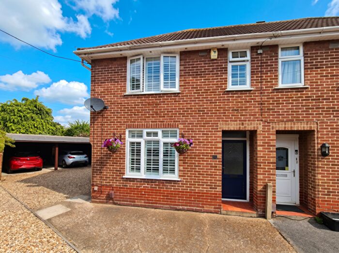 3 Bedroom Semi-Detached House For Sale In Testwood Crescent, Totton, SO40