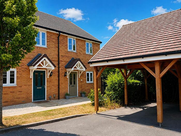 2 Bedroom Semi Detached House For Sale In Ryeland Way, Bridgefield, TN25