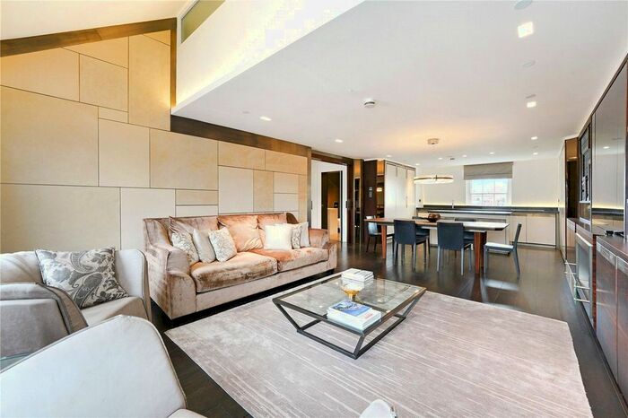 2 Bedroom Flat To Rent In West Halkin Street, London, SW1X