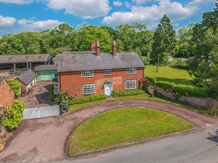 7 Bedroom Detached House For Sale In Braggs Farm Lane, Nr. Dickens Heath, B90