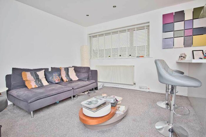 2 Bedroom Flat To Rent In The Race, Wilmslow, SK9