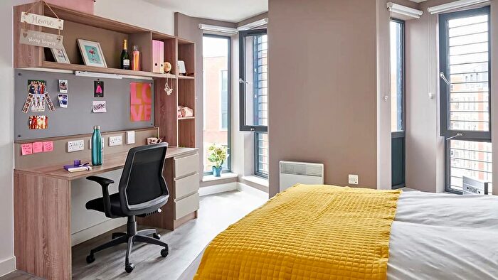 1 Bedroom Flat To Rent In Howard Gardens, Roath, Cardiff, CF24