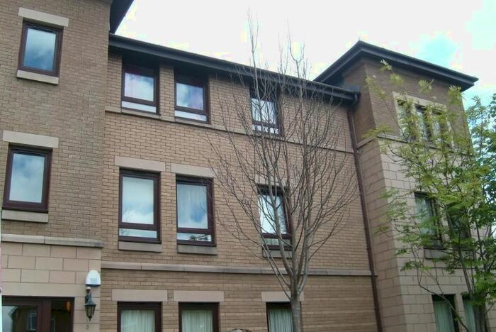 3 Bedroom Flat To Rent In Woodrow Road, Glasgow, G41