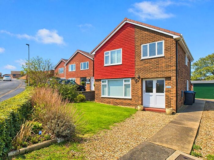 4 Bedroom Detached House For Sale In Heworth Drive, Whitby, YO21