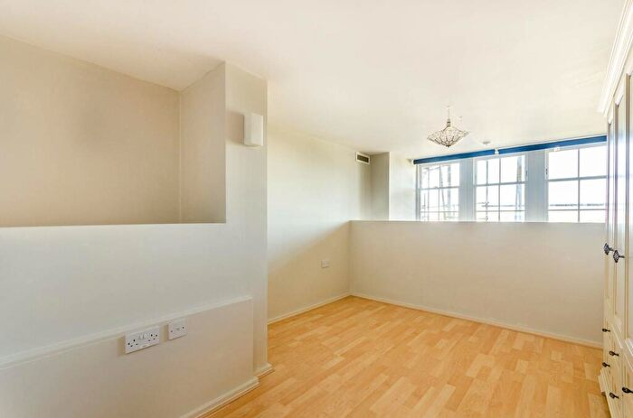 1 Bedroom Flat To Rent In Schoolhouse Yard, Woolwich, London, SE18