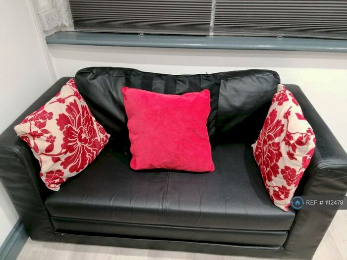 3 Bedroom Semi-Detached House To Rent In Barrack Street, Colchester, CO1