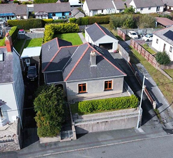 3 Bedroom Bungalow For Sale In Carmarthen Road, Kilgetty, Pembrokeshire, SA68