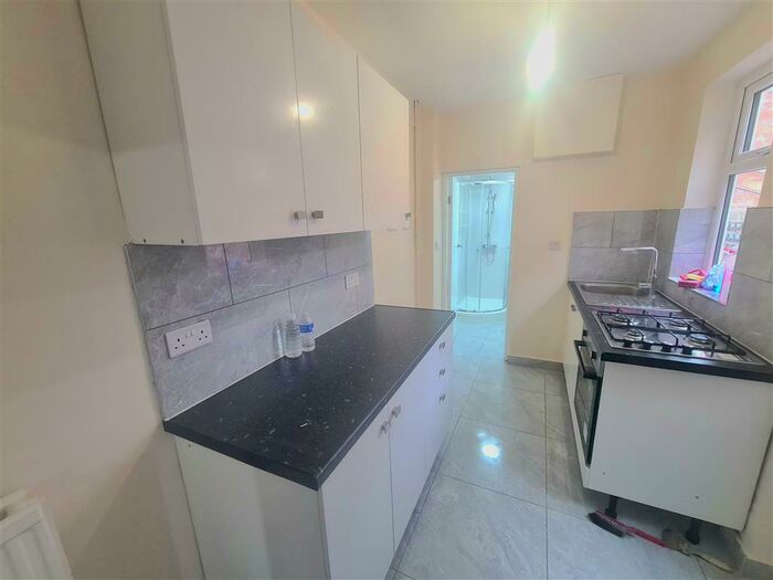 3 Bedroom House To Rent In Warwick Street, Leicester, LE3