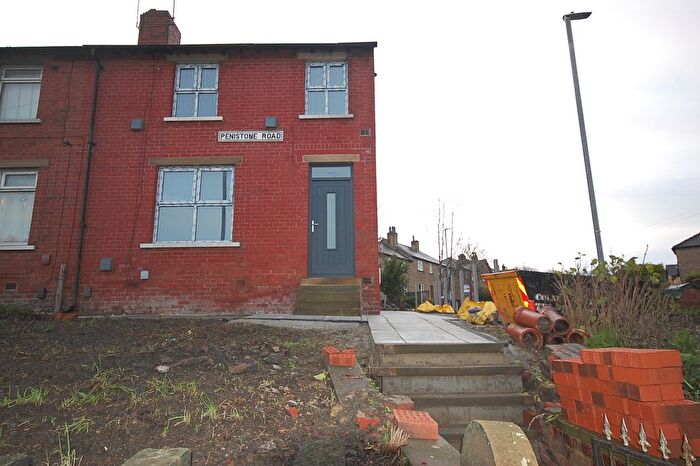 3 Bedroom End Of Terrace House To Rent In Penistone Road, Huddersfield, HD5