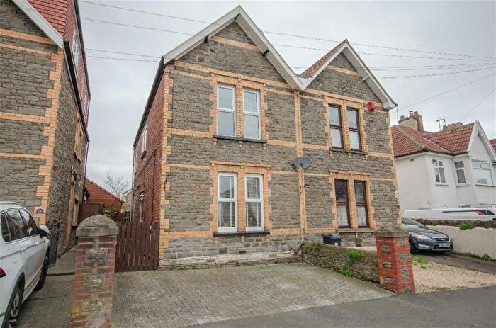 2 Bedroom Flat To Rent In Buckingham Place, Downend, Bristol, BS16