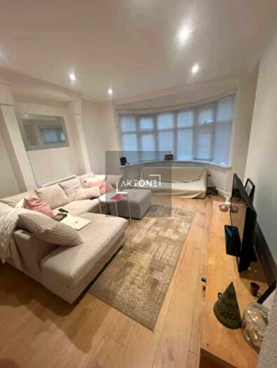 2 Bedroom Flat To Rent In Abercorn Road, Mill Hill, London, NW7