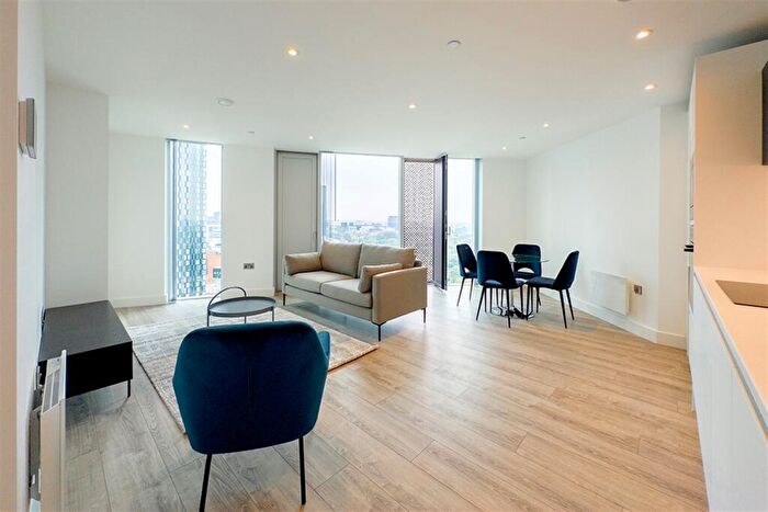 2 Bedroom Apartment To Rent In Thr, M15