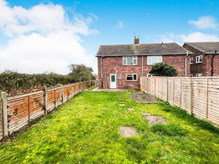 3 Bedroom Semi-Detached House For Sale In Grange Close, Misterton, Doncaster, DN10