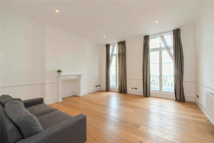 3 Bedroom Flat To Rent In Sussex Gardens, London, W2