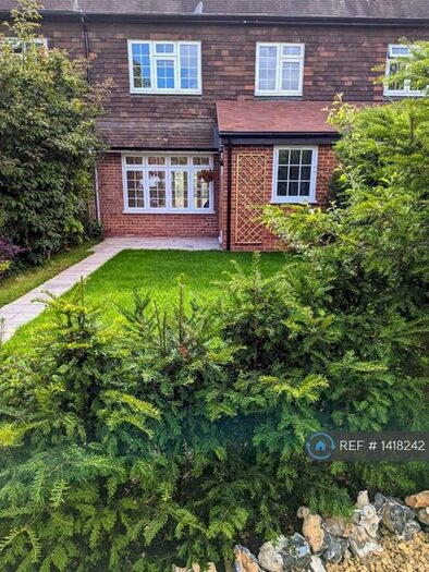 3 Bedroom Terraced House To Rent In Old Barn Cottages, Whitchurch On Thames, RG8