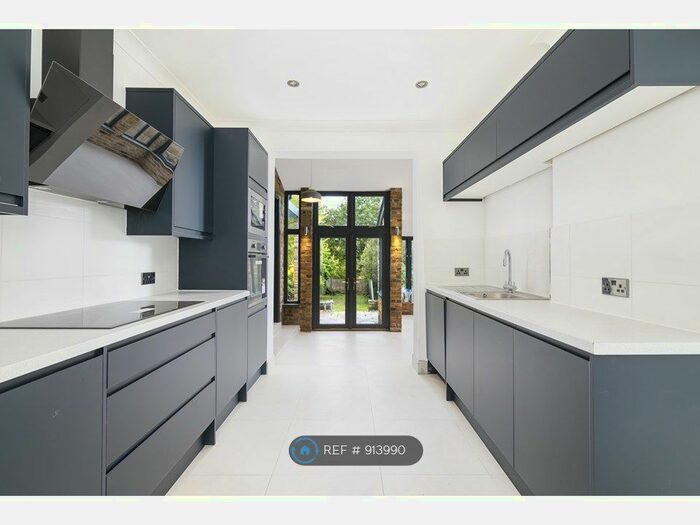 4 Bedroom Semi-Detached House To Rent In Montalt Road, Woodford Green IG8