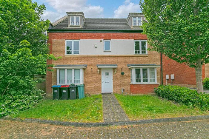 5 Bedroom Detached House For Sale In Sakura Walk, Willen Park, MK15