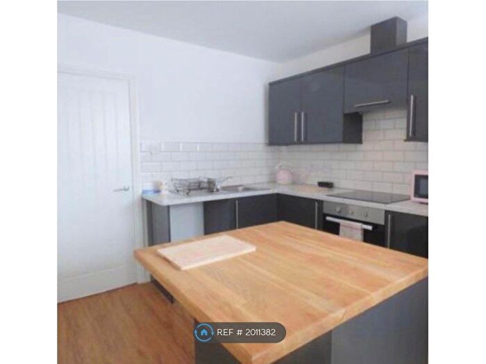 2 Bedroom Flat To Rent In Hyde Road, Manchester, M34