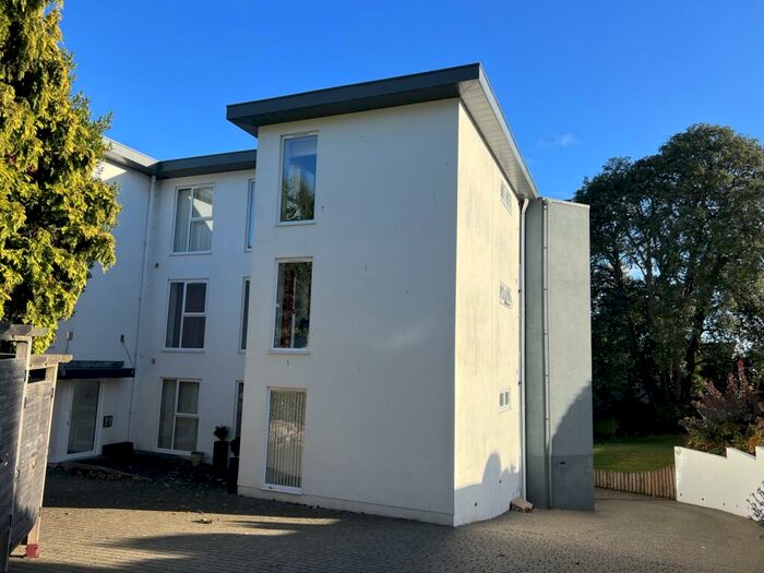 2 Bedroom Apartment To Rent In East Cliff Road, Dawlish, EX7