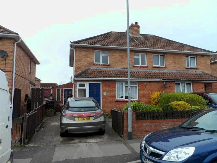 2 Bedroom Semi-Detached House To Rent In Roman Road, Taunton, TA1