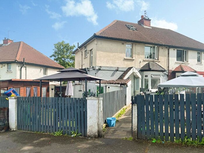 3 Bedroom Semi Detached House For Sale In Damon Avenue Bradford, BD10