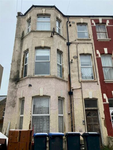 2 Bedroom Apartment To Rent In Hatfeild Road, Margate, CT9