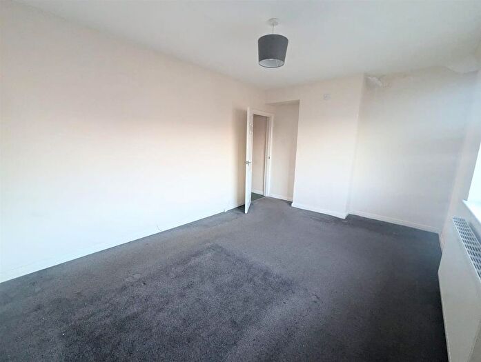 2 Bedroom Semi-Detached House To Rent In Dunedin Road, Great Barr, Birmingham, B44