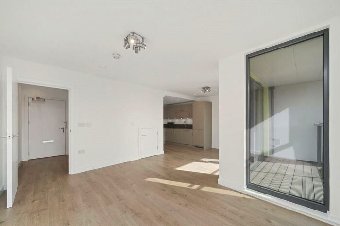 2 Bedroom Apartment To Rent In Rotherhithe New Road London, SE16