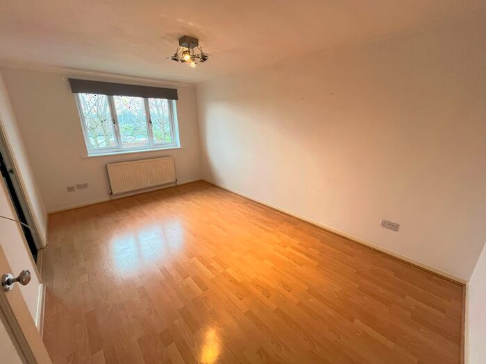 1 Bedroom Flat For Sale In Godwin Close, Sewardstone Road, London, E4