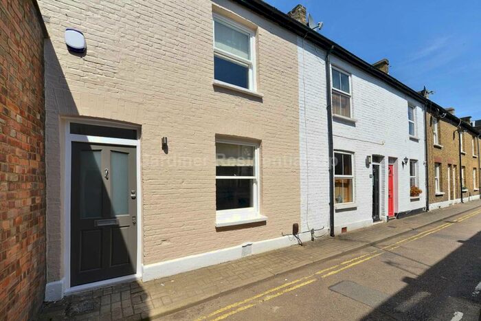 2 Bedroom Property To Rent In St Helens Road, Ealing, London, W13