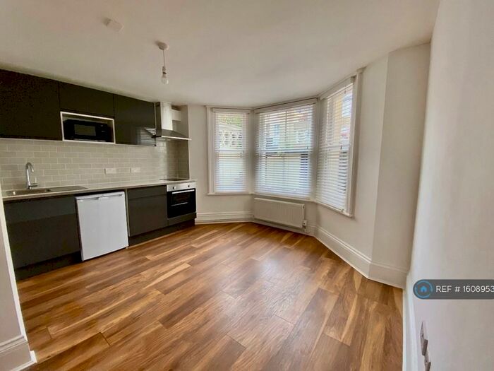 Studio To Rent In Seafield Road, Hove, BN3