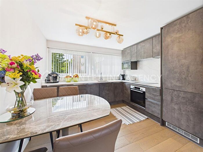 3 Bedroom Flat To Rent In Marcourt Lawns, Hillcrest Road, Ealing, W5