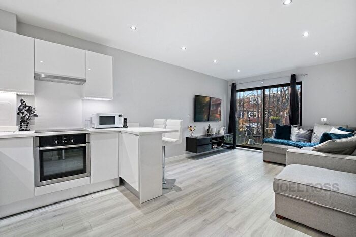 2 Bedroom Flat To Rent In Langley Road, Watford, WD17