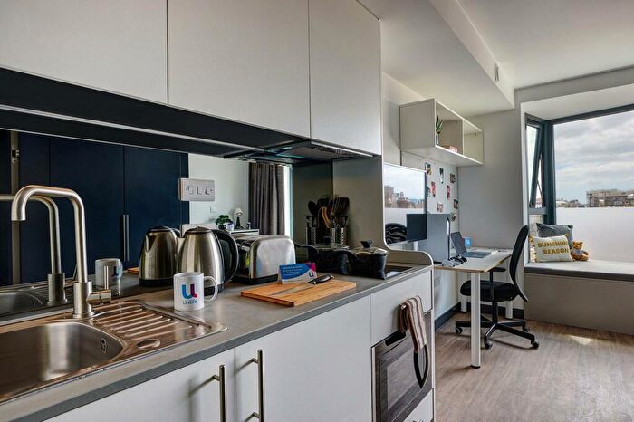 1 Bedroom Private Hall To Rent In Bargate House, Southampton, SO14