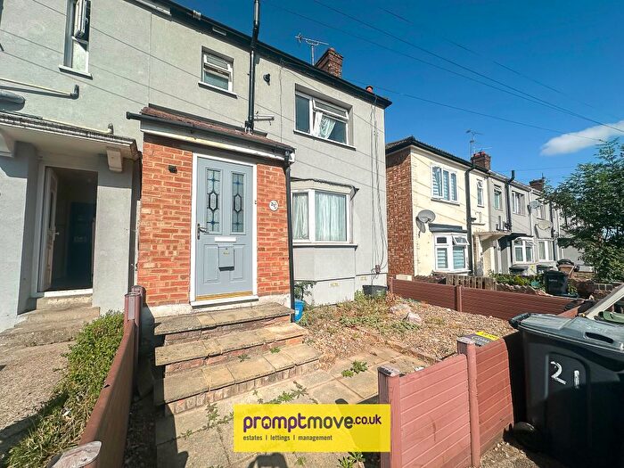 3 Bedroom Property To Rent In Warren Road, Luton, LU1