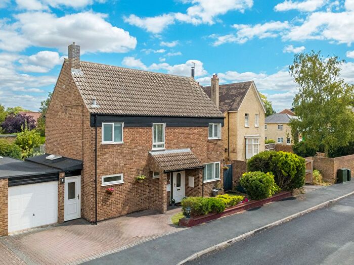 4 Bedroom Detached House For Sale In Petersfield Road, Duxford, CB22