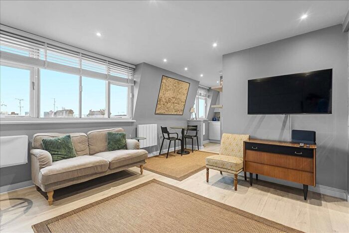 Studio To Rent In Pinehurst Court, Colville Gardens, London, W11