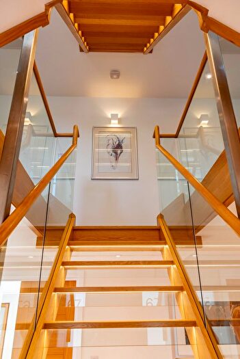 5 Bedroom Detached House For Sale In High Street, Standlake, OX29