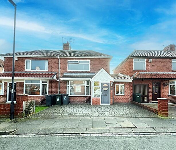 2 Bedroom Semi Detached House For Sale In Tynedale Avenue, Kings Estate, Wallsend, NE28