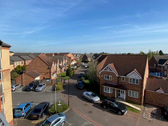 3 Bedroom Apartment To Rent In Kentmere Drive, Lakeside, DN4