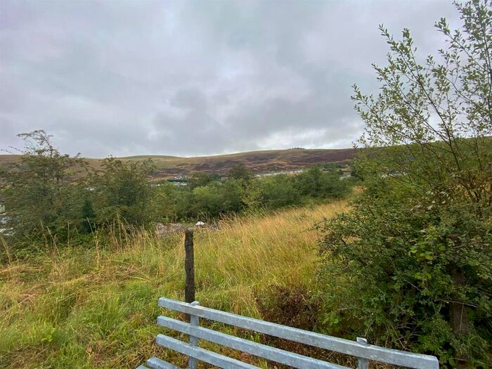 3 Bedroom Terraced House To Rent In Abercerdin Road, Gilfach Goch