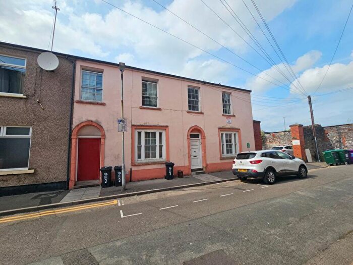 5 Bedroom House Of Multiple Occupation For Sale In Powells Place, Newport, Gwent, NP20